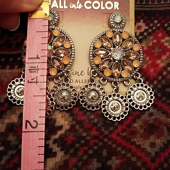 SALE ❣NEW❣Beautiful chandelier style earrings - Picture 3 of 5